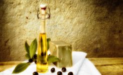 Handpeeling mit Olivenöl